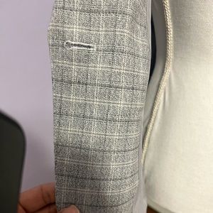 Ann Taylor lined complete suit with size 8 and size 10 pants. Small blouse.